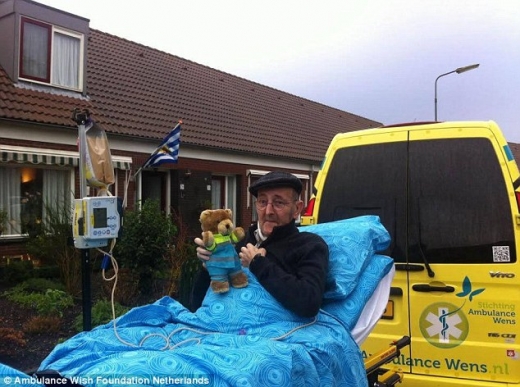 마지막 소원으로 자신의 집을 찾아간 시한부 노인