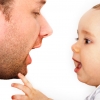 아빠도 아기에게 자주 말걸어야 하는 이유