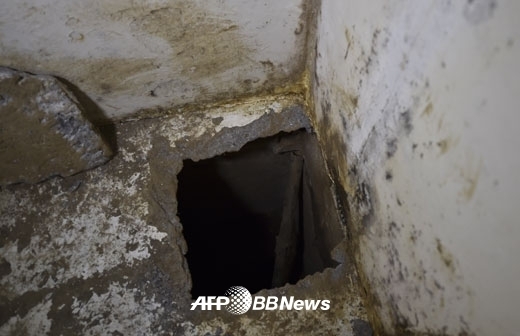 구스만이 탈옥한 샤워실 내부