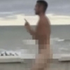 바닷가 알몸 조깅…SNS 스타 된’해변의 광인 청년’