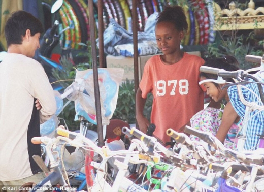 안젤리나 졸리 딸 자하라