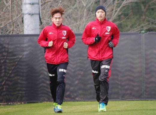 황진성은 김남일(오른쪽)과 함께 교토상가 유니폼을 입었지만 이렇다 할 활약을 펼치지는 못했다. (사진=교토상가FC)>