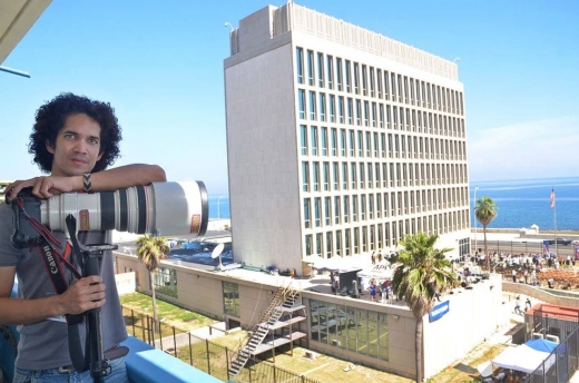 세계적 특종 사진을 찍은, 쿠바 공산당 관영지 그란마의 사진기자 얀데르 사모라.