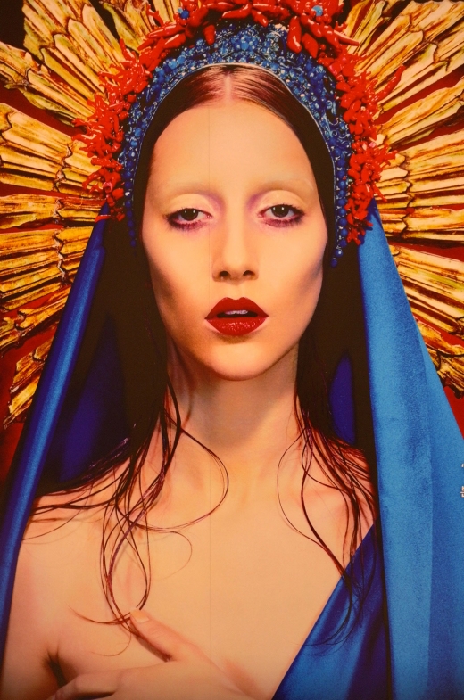 DDP에서 2016년 6월 31일까지 장 폴 고티에 전시회가 열린다. 광고 포스트 일부