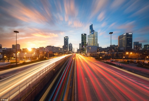 프랑스 파리의 일출.