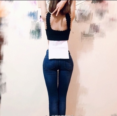 ‘A4 종이로 허리가리기’ (사진=중국청년망)