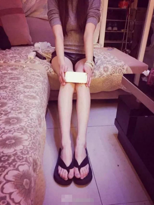 ‘아이폰6로 무릎가리기’ (사진=참고소식망)