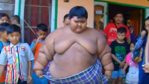 아르야와 부모의 바람은 소박하기 그지 없다. 어느날 문득 살이 빠지고, 그냥 다른 아이들처럼 학교 다닐 수만 있다면 하는 것이다.