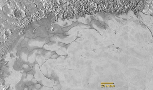 흐르는 거대 빙하의 모습