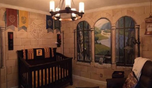 다니엘 부부는 한쪽 벽의 입체벽화를 그리기 위해 3D 아티스트까지 동원했다. (사진=페이스북/케이시 다니엘)