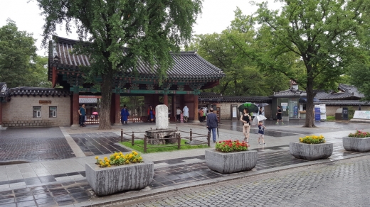 전주의 경기전(慶基殿). 사적 제 339호. 1410년에 그의 아들, 조선 제3대 왕 태종(太宗, 1367~1422, 재위: 1400~1418) 이방원이 어용전(御容殿)이라 하여 부왕의 초상화를 모신 곳이다