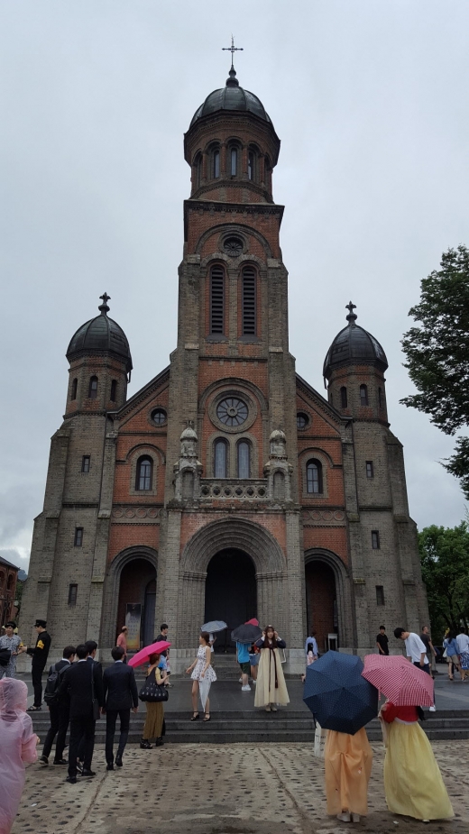 전주의 전동성당(殿洞聖堂). 전라북도 전주시 완산구 전동 1가 200-1. 사적 제288호로 지정된 건축물로서 현재 천주교 전주교구의 성당이기도 하다