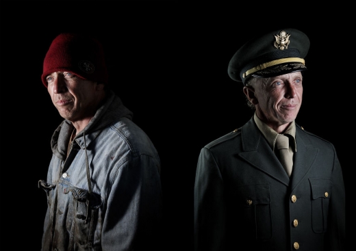 프랭크=작가는 샌프란시스코 헌터스 포인트에서 그를 처음 만났다. 그는 직접 만든 트레일러에서 아내와 개와 함께 살았다. 그에게 큰 고민거리는 경찰들이 자신의 집을 압수해가는 것이라고 한다. 그는 어렸을 때 집에 집사를 뒀을 정도로 유복하게 자랐지만, 마약이 자신을 거리로 내몰았다고 말한다. 그는 작가와 만났을 당시 공사장에서 일하고 있었으며 거리와 건물 부