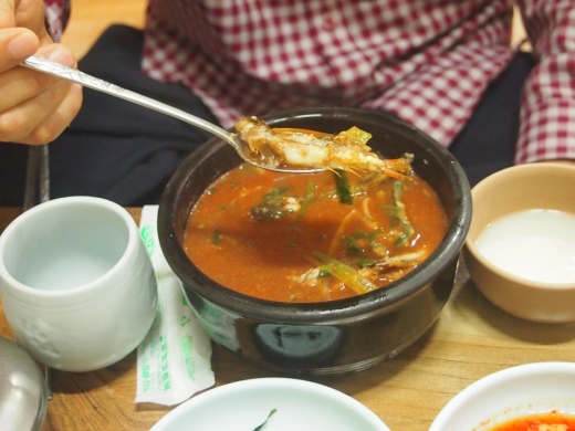 뚜거리탕. 얼큰하고 구수하다. 설령 강원도 태생이 아니라도 고향을 떠올리게 하는 맛이다.