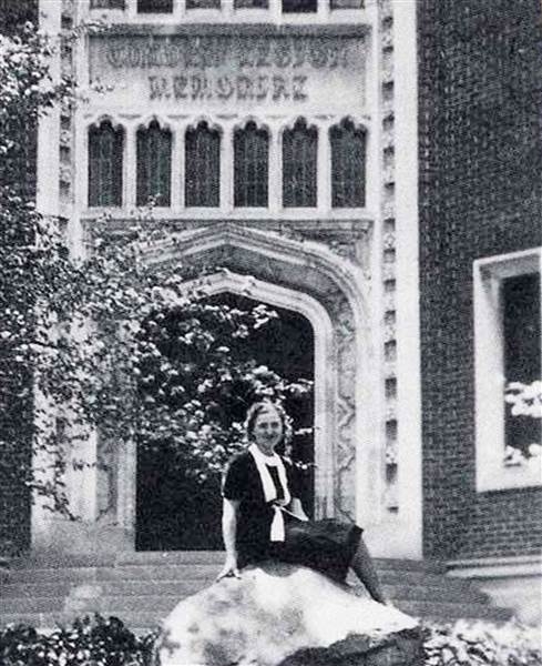 컬버고등학교를 졸업하기 직전의 엘리자베스 데이비스. (사진=컬버아카데미)