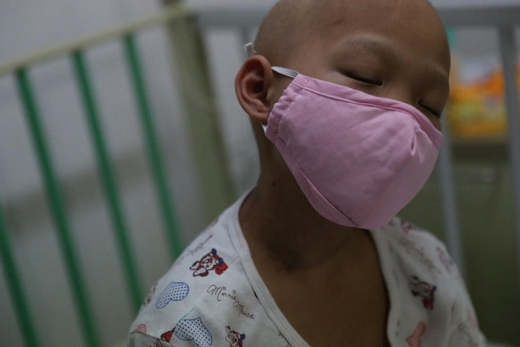 유전자 이상으로 생기는 난치성 혈액질환인 ‘지중해빈혈’을 앓고 있는 첸첸. (사진=텅쉰투피엔)    