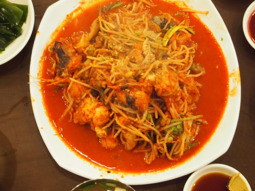 아구수육을 편애할 필요는 없다. 아구찜 또한 빼놓을 수 없다. 특히 마산에 들렀다면 마산에서만 먹어볼 수 있는 쫄깃하면서도 고소한 아구찜을 먹어야 한다.