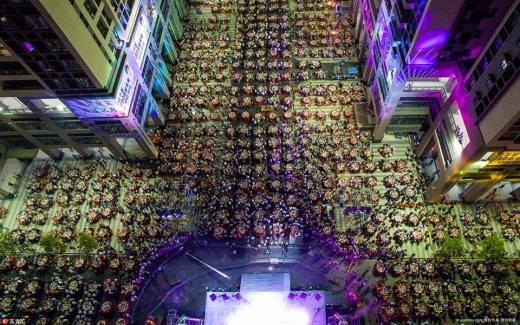 하늘에서 바라본 모습. 밤중까지 1만5000석의 좌석을 가득 채운 인파들이 자축 파티를 즐겼다. (사진=동방IC)