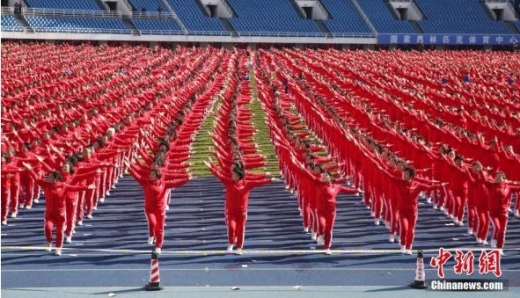 베이징에도 수많은 사람들이 광장무에 동참했다. (사진=중국신문망)