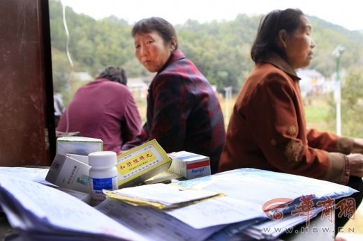 C형 간염으로 늘상 약을 달고 사는 주민들, 나날이 커지는 생계 부담에 숨쉬기 조차 힘들다. (사진=화상보)