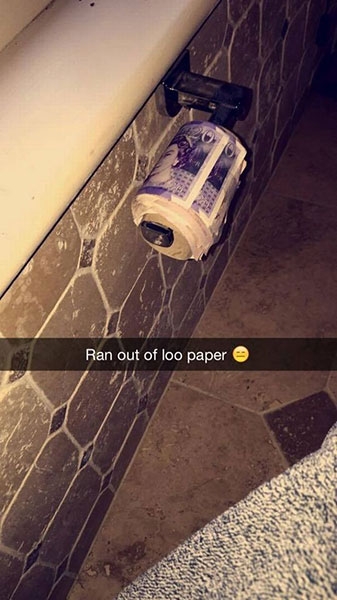 “화장지가 다 떨어졌다”