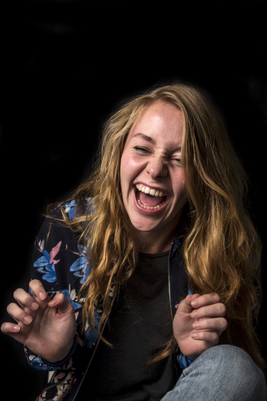 “웃으면 이렇게 큰 주름이 생긴다니 조금 충격이다. 하지만 적어도 내 생각으로는 정말 따뜻하고 귀여우며 개성적이다”