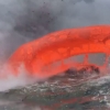 바다로 떨어지는 시뻘건 ‘용암’이 연출한 장관(영상)