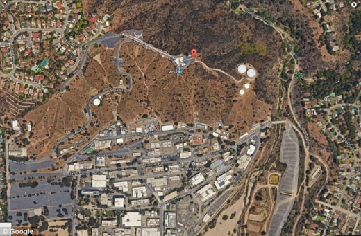 NASA 제트추진연구소(JPL)는 외계행성과 소행성을 연구하기 위한 탐사 임무의 본부로서의 역할을 수행하고 있다.