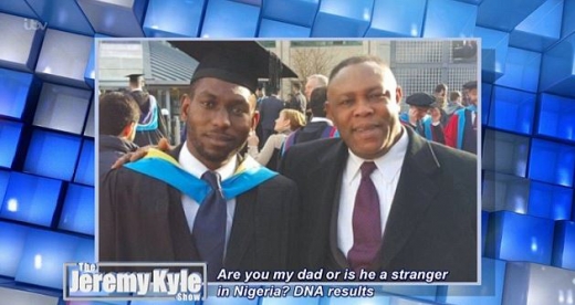 32년간 아들을 뒷바라지해 온 아빠는 충격에 빠졌다.