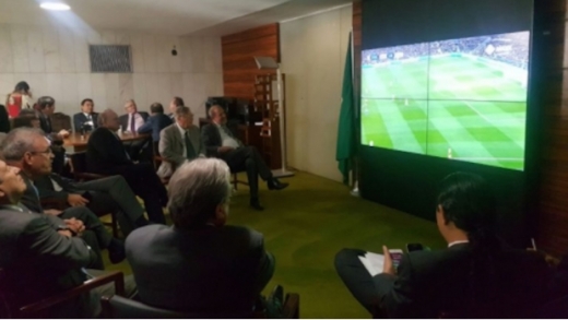 우리는 당당해! 브라질 국회의원이니까!