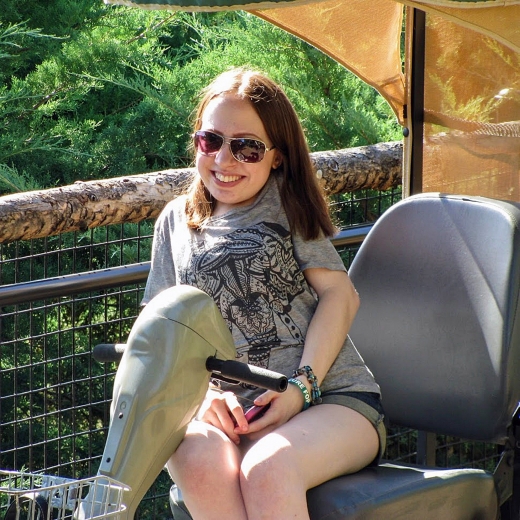 그녀의 버킷리스트 달성은 일반 사람들보다 두배 더 힘들지도 모른다. (사진=메트로)