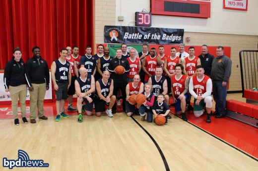 소년은 자선 농구대회에 경찰팀의 ‘주장’(캡틴)으로 참여했다.