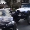 어이없는 BMW주차에 화난 지프 운전자의 응징 (영상)