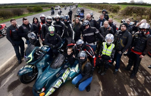 여러장의 사진을 통해, 먼거리를 한걸음에 달려온 바이커들간의 의리와 끈끈한 우정을 확인할 수 있다.