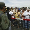 [여기는 남미] 베네수엘라 경제난, 군인 ‘보따리 장사꾼’으로 내몰아