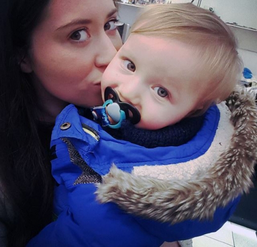 에밀리와 15개월된 아이 다코타.