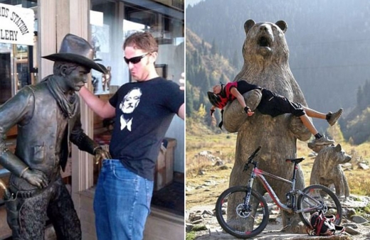 웁스, 어딜 넘봐? / 곰이 여성을 안고 울부짖는 듯 하다.