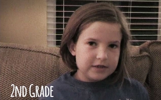 매년 자신에게 벌어진 일들을 아빠에게 알려줬던 딸. (사진=유튜브 캡쳐)