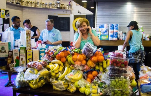 피해자들의 식량이 될 과일들. (사진=데일리메일 캡쳐)