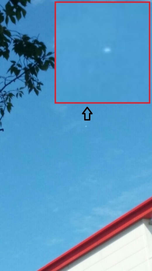 두 번째 사진을 약 300배 확대한 모습.