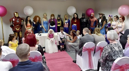 에일레이드와 해리슨은 많은 하객들이 참석한 결혼식에서 영원히 가장 친한 한 친구가 될 것을 선언했다. (사진=데일리메일 캡쳐)