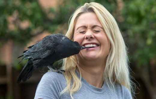 헬렌과 잠시도 떨어져있는 것을 싫어하던 러셀은 이제 5시간 정도는 그녀 없이 혼자 지낼 수 있게 됐다. (사진=데일리메일 캡쳐)