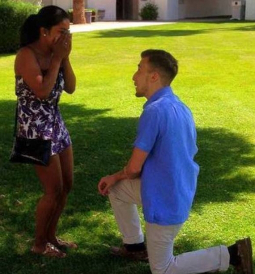 맷은 처음 만났을 때 친구들 앞에서 했던 맹세를 정확하게 지켰다. (사진=허핑턴포스트)