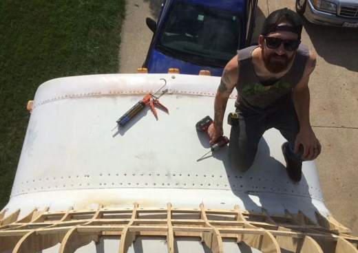 버스 개조에 다소 오랜 시간이 걸렸지만 그는 포기하지 않았다. (사진=데일리메일 캡쳐)