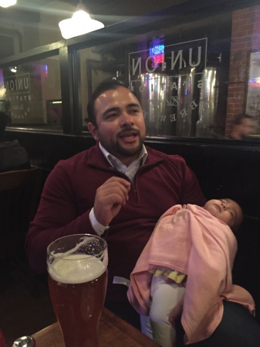 나는 남편에게 우리 딸을 침대에 눕히라고 말했을 뿐.