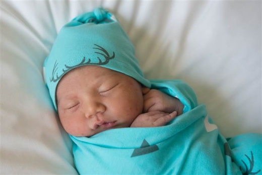 예정일보다 보름 이상 빨리 세상에 나오며 엄마를 애먹였지만, 건강하게 태어나 아빠, 증조할아버지와 같은 생일을 갖게 된 뷰든의 모습. (사진=투데이닷컴 제공)