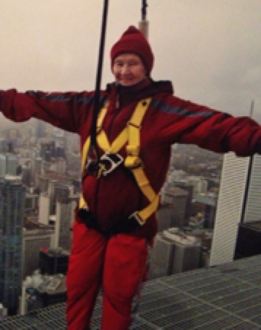 할머니의 위험한 첫 도전은 84세때의 ‘엣지워크(Edge walk)’다. (사진=CBC)