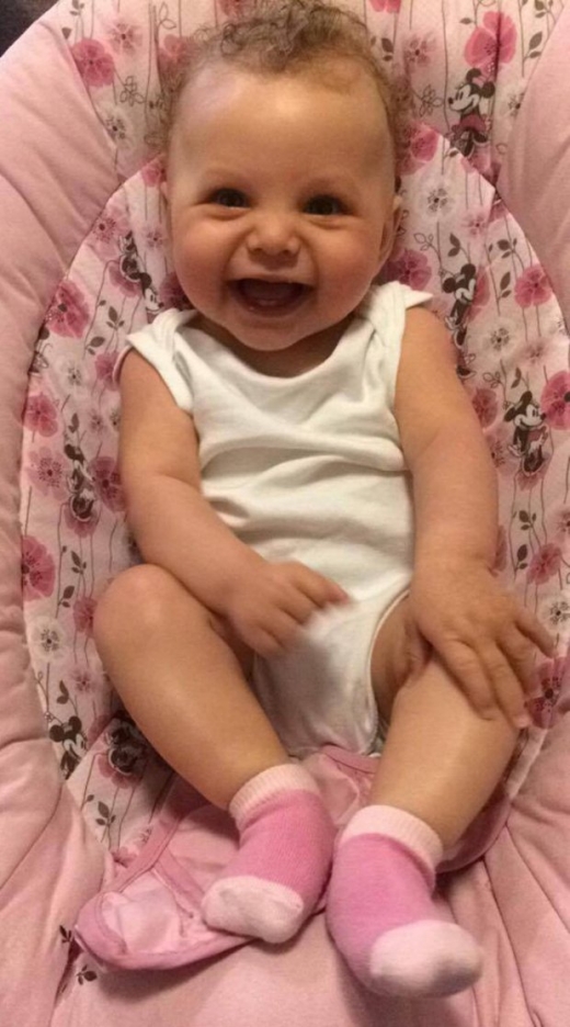 엄마가 음주와 흡연을 했음에도 아픈 곳 없이 건강히 태어나준 딸 마시에. (사진=메트로)