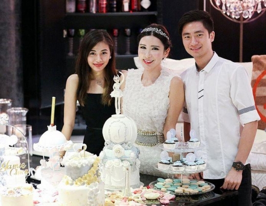 그녀는 전남편과의 사이에서 낳은 아들 클리블랜드(21)와 딸 칼리스타(17)와 함께 싱가포르에 거주하고 있다.