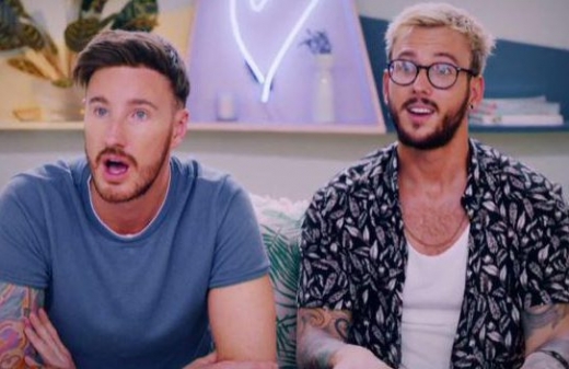 마이크의 원래 모습을 보게 된 뷰티 전문가들은 놀라서 입을 다물지 못했다.